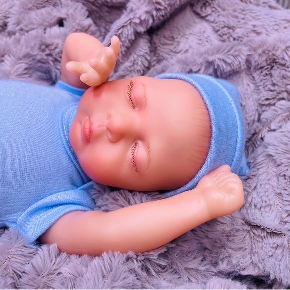 Nwot Mini reborn style doll baby vinyl limbs and cloth body with accessories - Picture 2 of 10